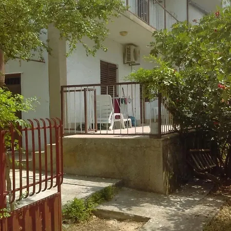 Peaceful House In Tribunj Apartment *
