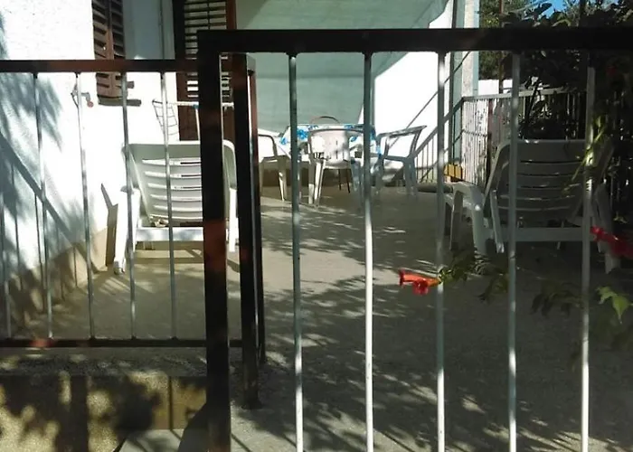 Peaceful House In Tribunj דירה *