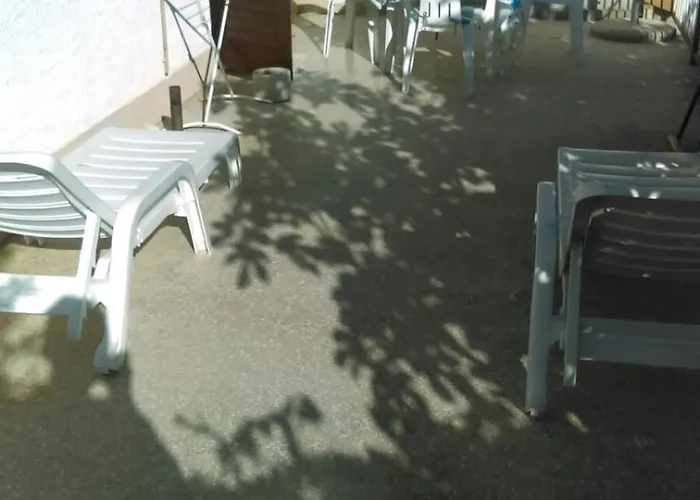 Peaceful House In Tribunj דירה *